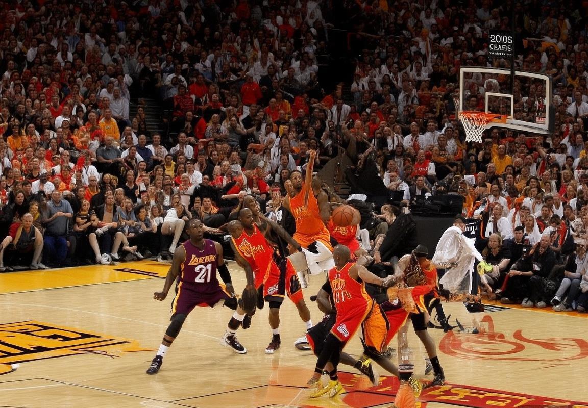 2009年NBA季后赛：湖人老鹰巅峰对决回顾(图1)