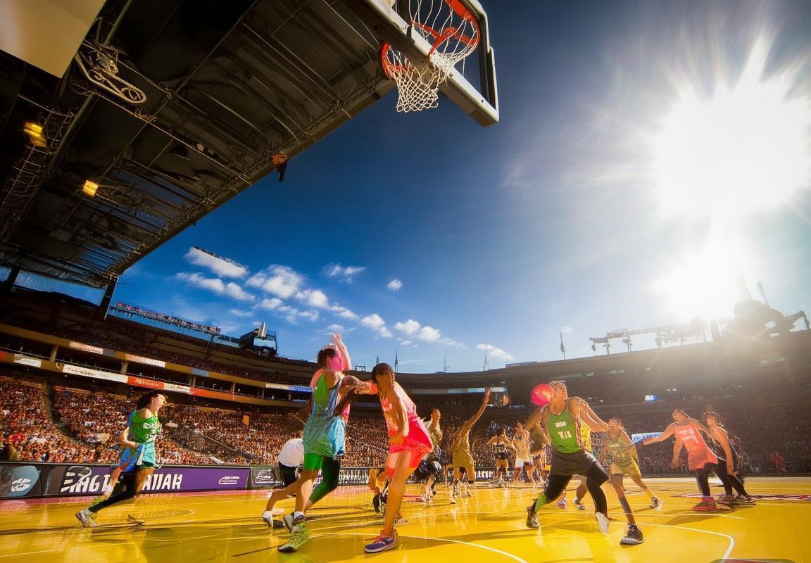 WNBA季后赛风暴队VS太阳队：战术对决与竞技智慧揭秘(图1)